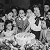 Shirley Temple celebrates 14th birthday with Junior Miss cast, April 1942