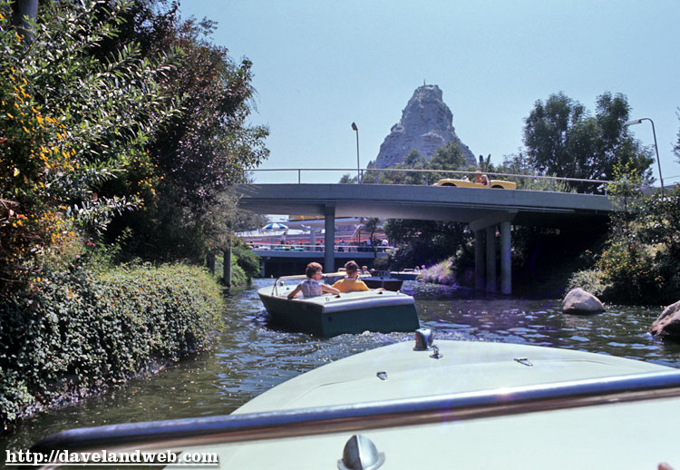 disneyland motorboat ride