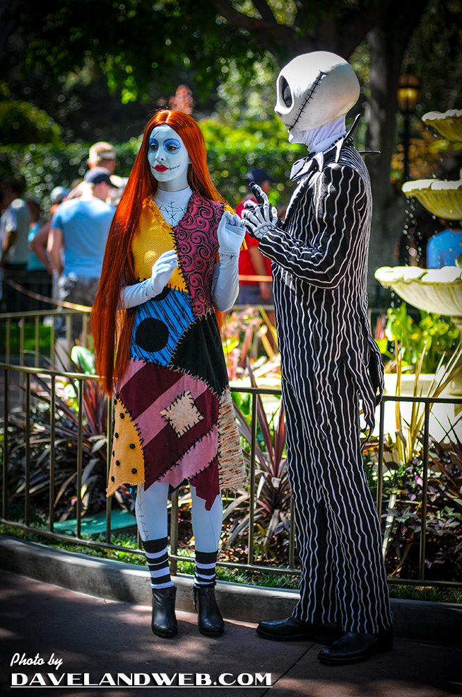 Daveland Disneyland Haunted Mansion Holiday Photos