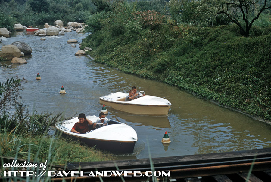 disneyland motorboat ride